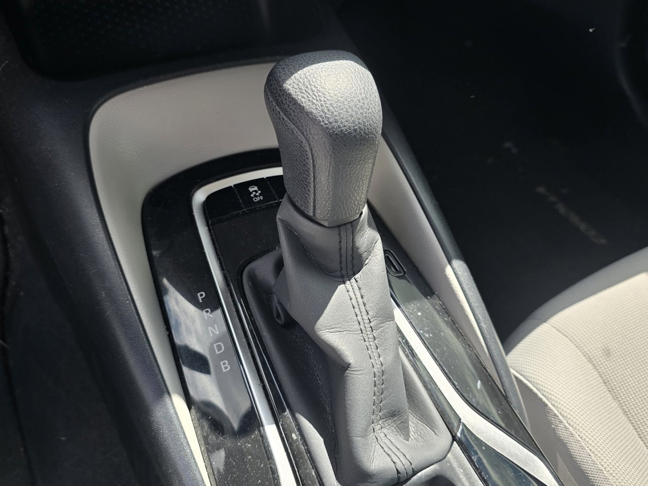 Used 2020 Toyota Corolla LE image 18