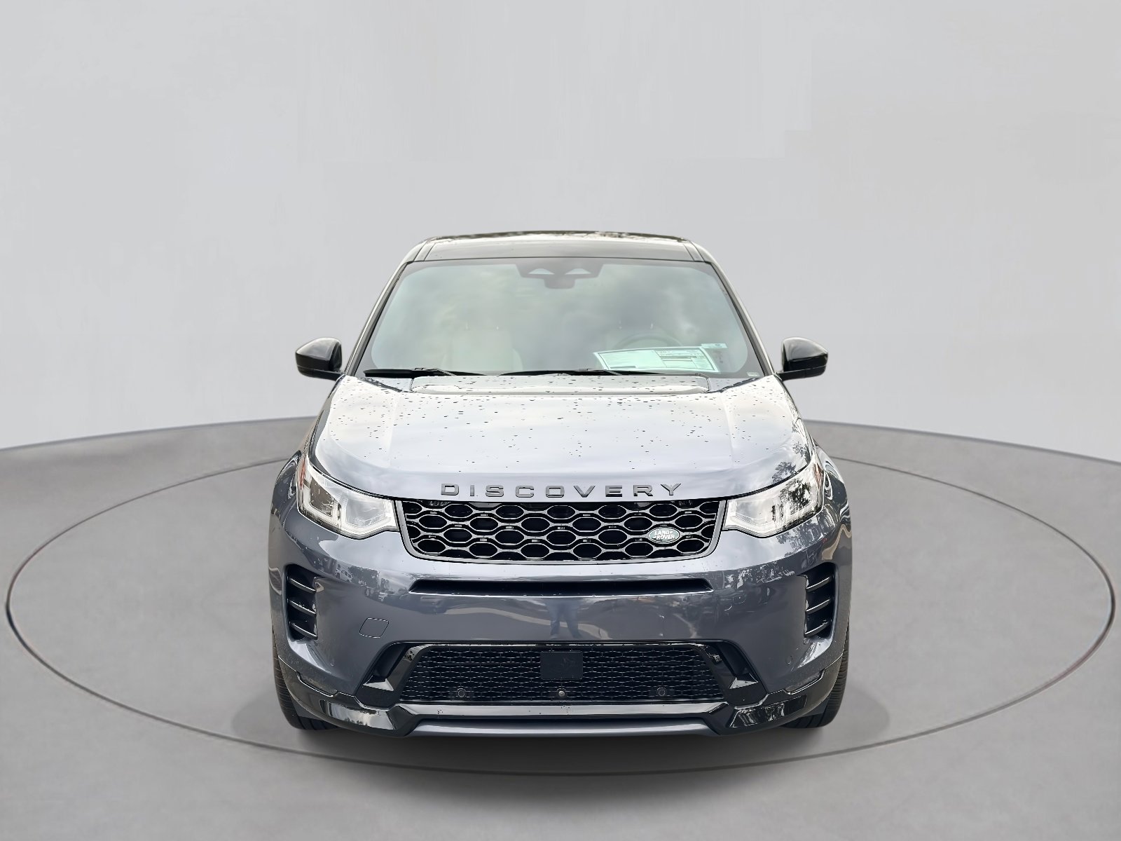 New 2025 Land Rover Discovery Sport Dynamic SE image 2