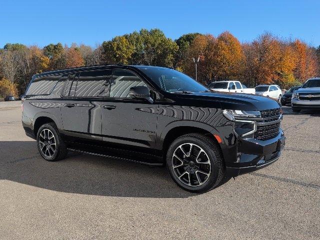 Used 2022 Chevrolet Suburban RST image 8