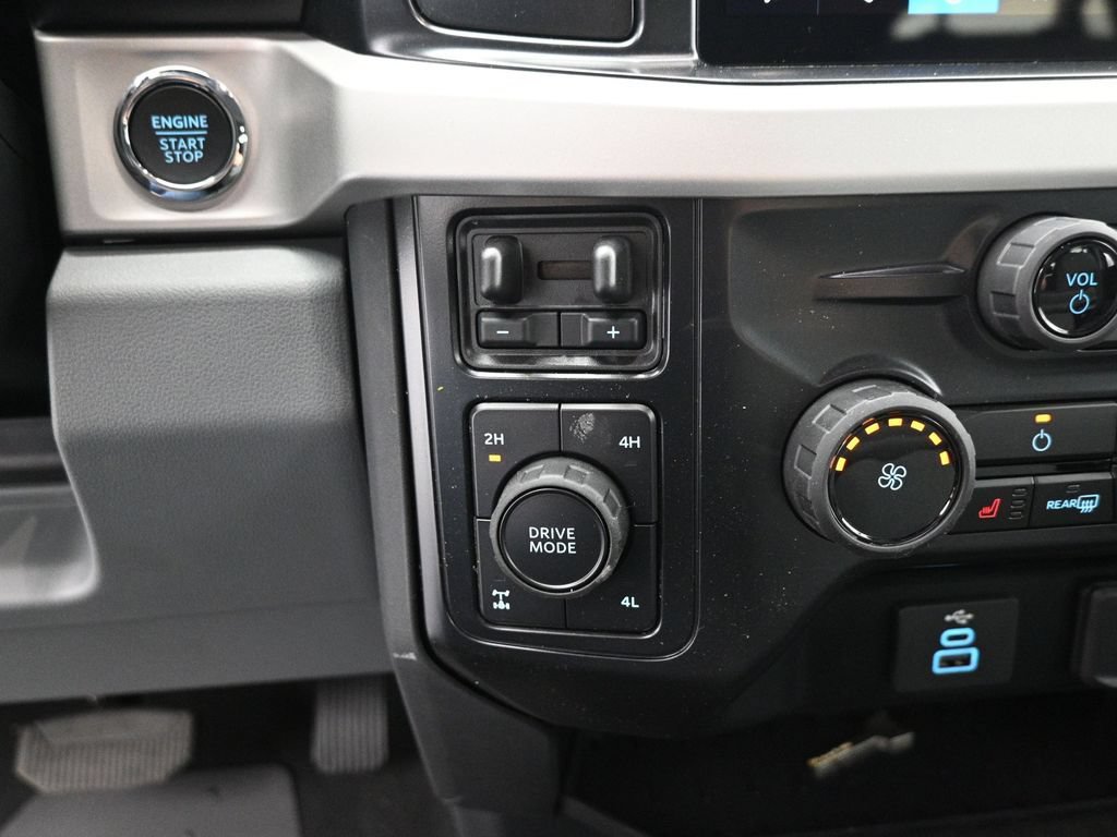 New 2026 Ford F350 XLT w/ XLT Premium Package AWD/4WD image 17