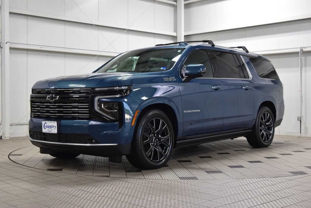 New 2026 Chevrolet Suburban High Country AWD/4WD image 3