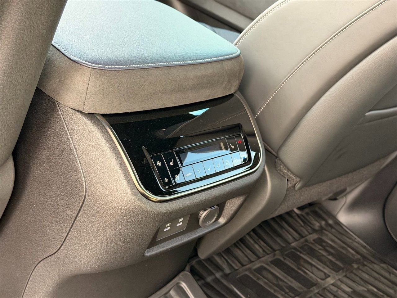 New 2026 INFINITI QX80 4WD image 27