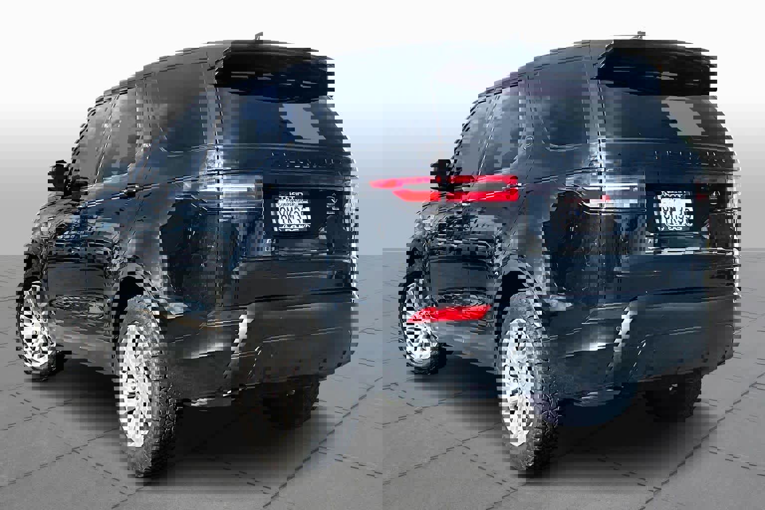 Used 2017 Land Rover Discovery HSE image 11