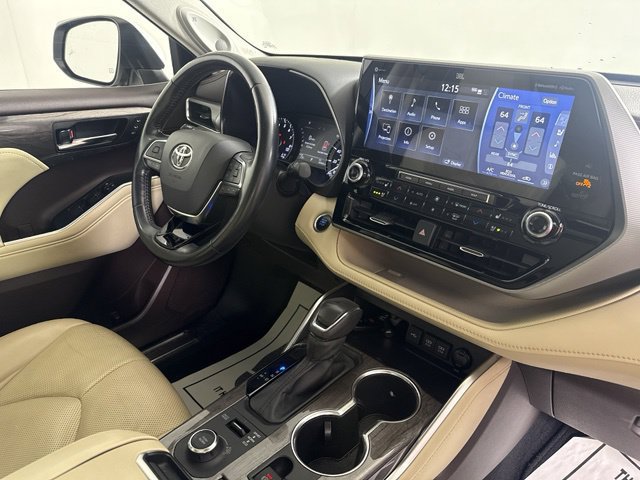 Used 2021 Toyota Highlander Platinum AWD/4WD image 30