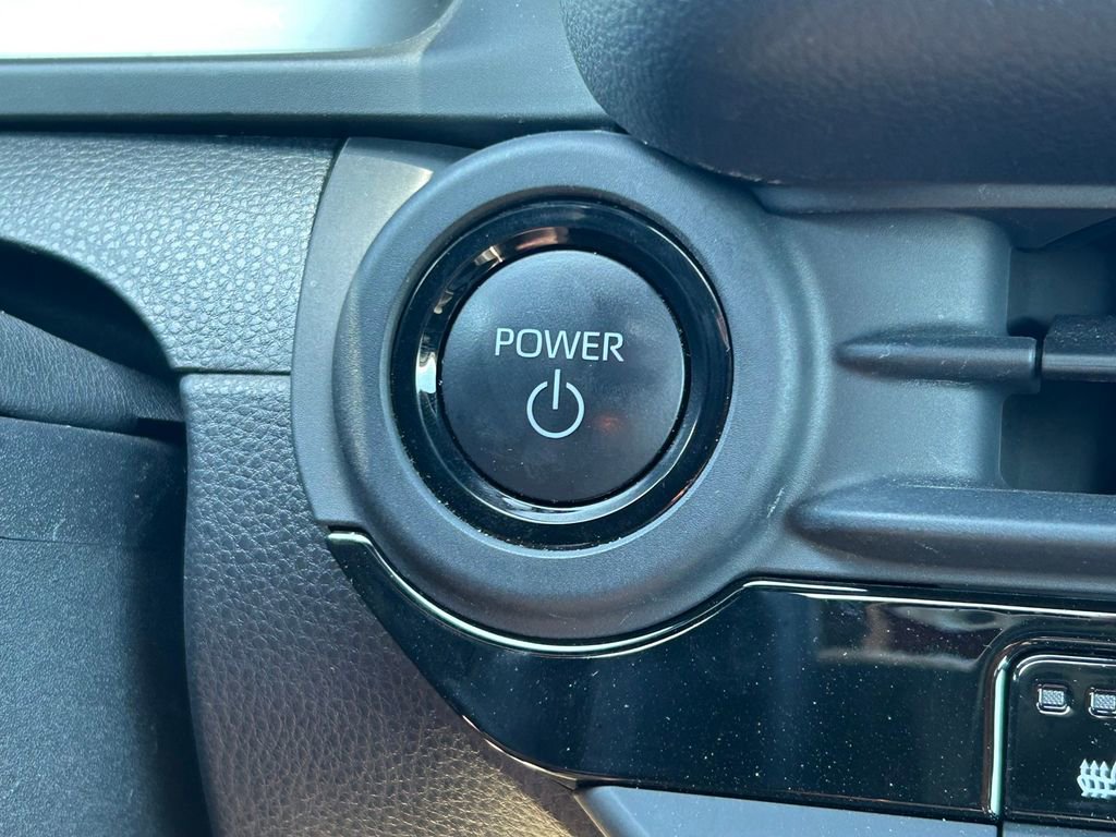 Used 2023 Toyota Crown Platinum image 28