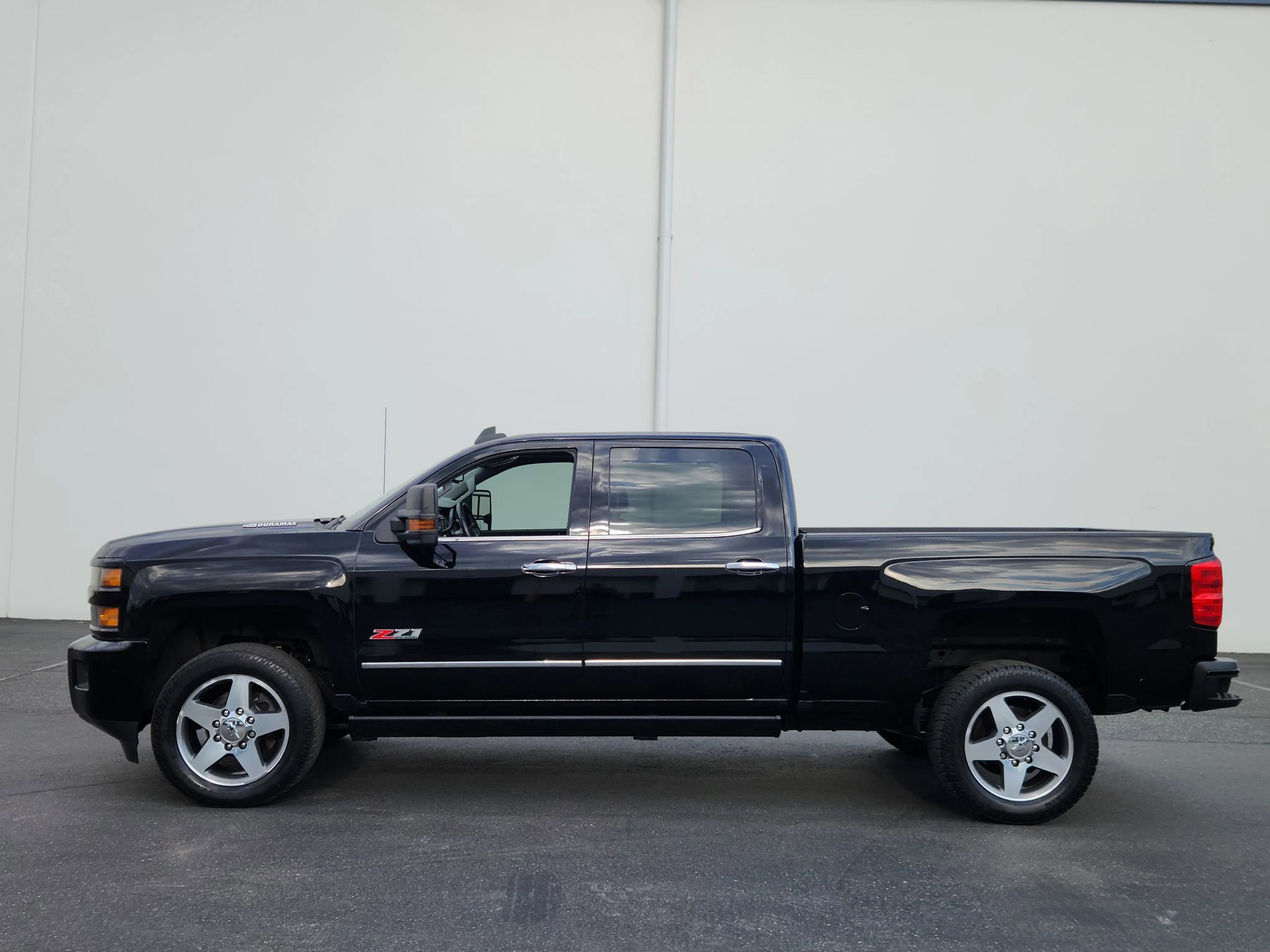 Used 2016 Chevrolet Silverado 2500 LTZ w/ Duramax Plus Package AWD/4WD image 2