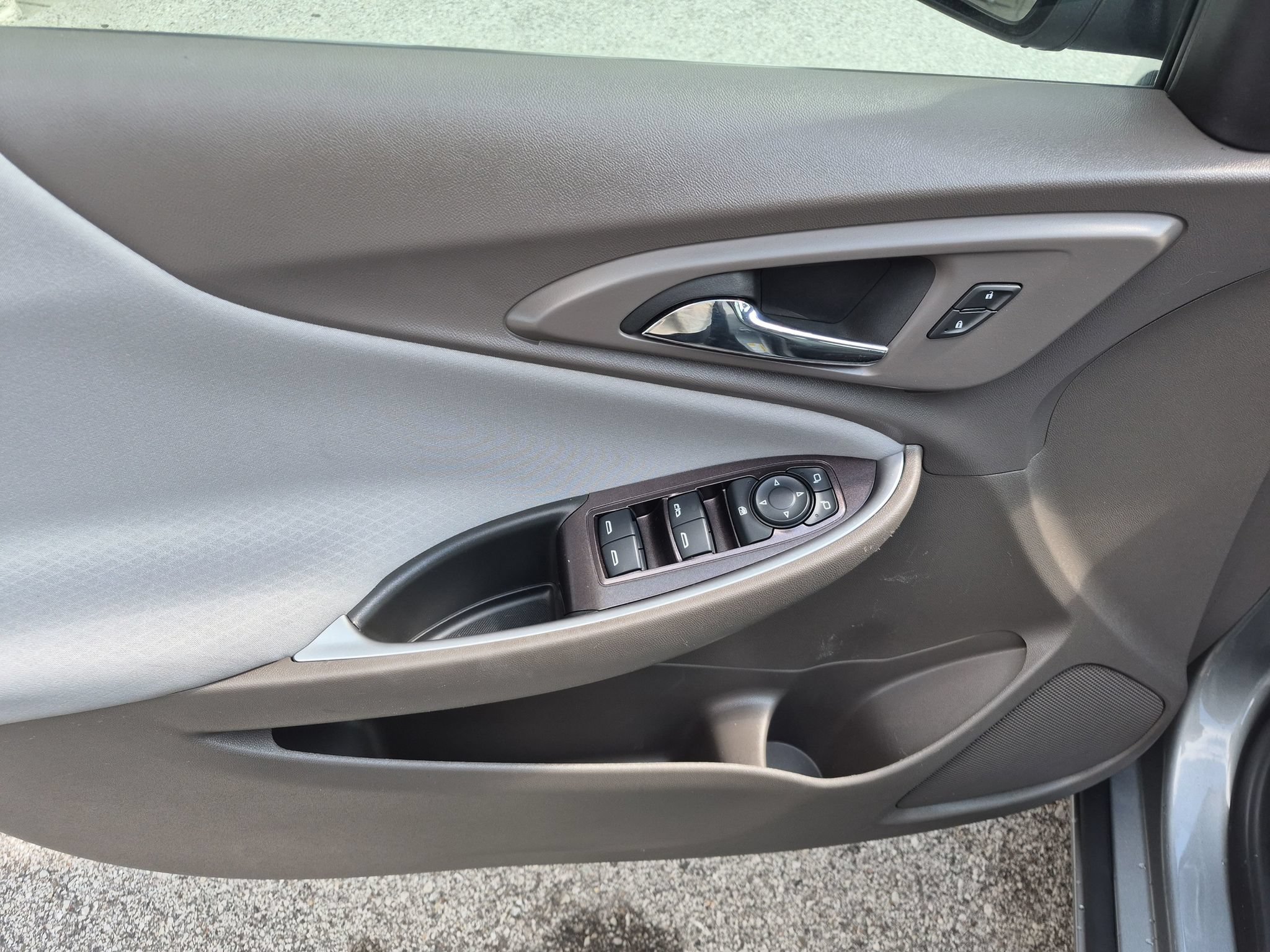 Used 2023 Chevrolet Malibu LT FWD image 13