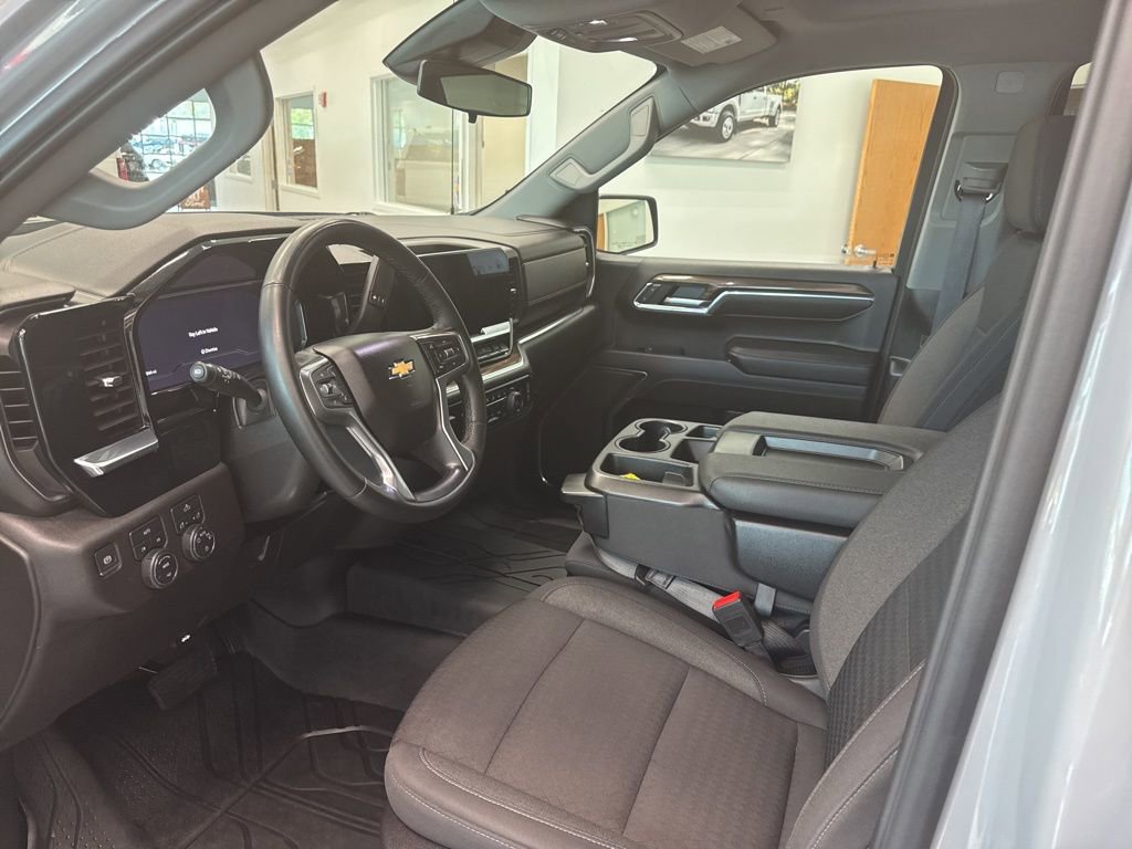 Used 2024 Chevrolet Silverado 1500 LT w/ Protection Package AWD/4WD image 7