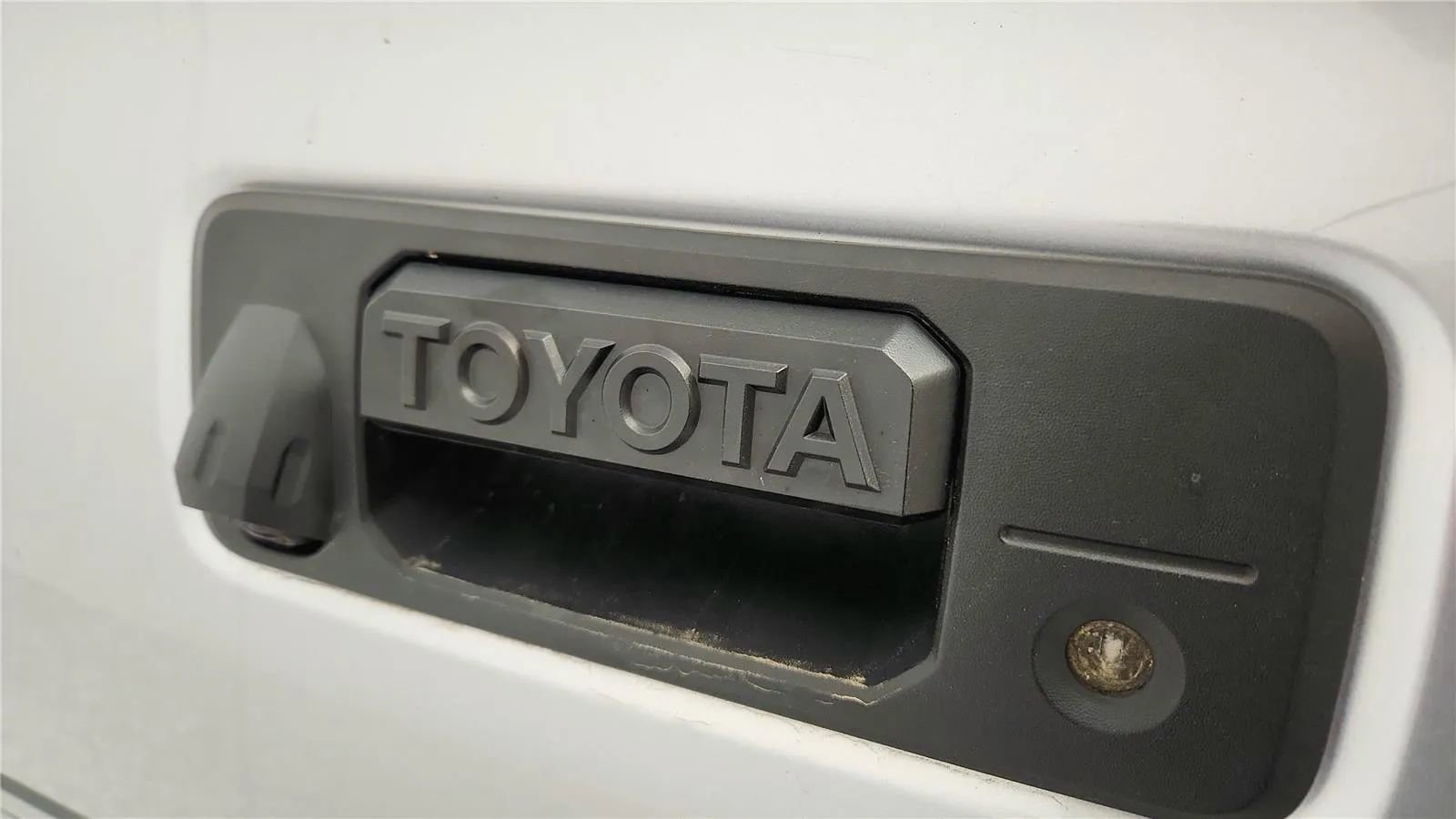 Used 2023 Toyota Tacoma SR AWD/4WD image 16