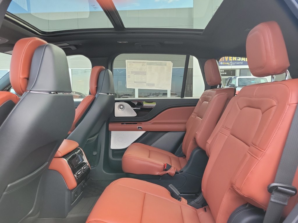 New 2027 Lincoln Aviator Reserve AWD/4WD image 14