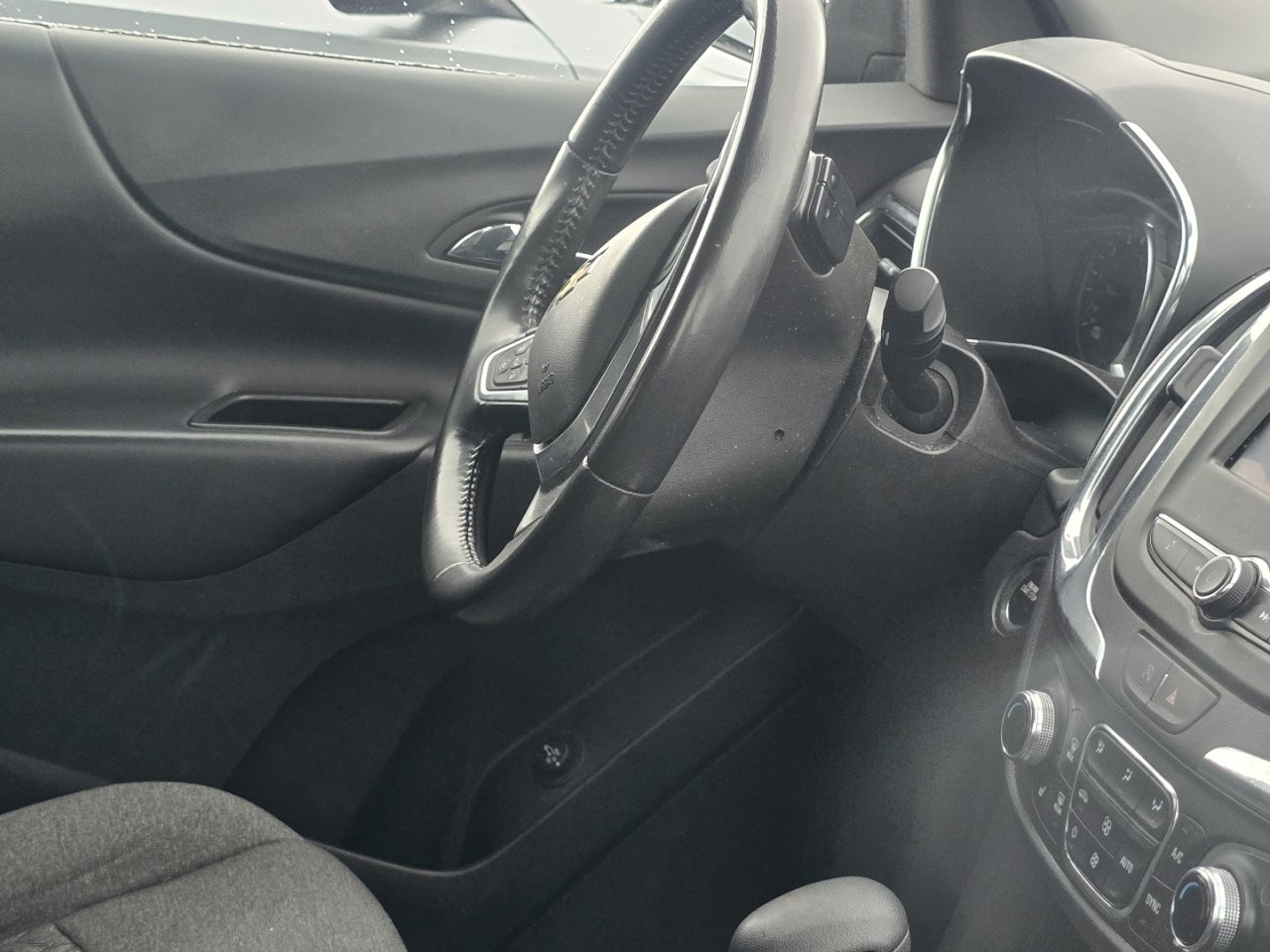 Used 2022 Chevrolet Equinox LT FWD image 16