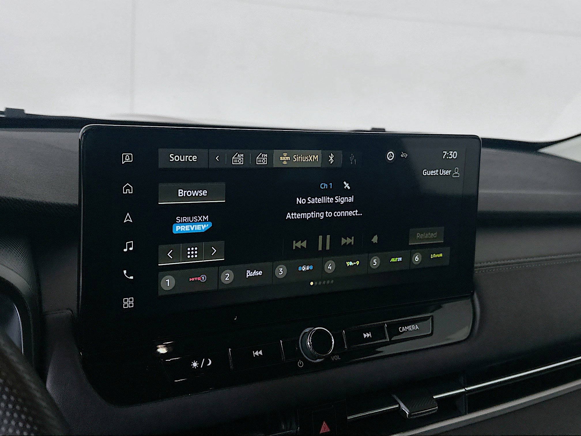 Used 2025 Mitsubishi Outlander SE image 21