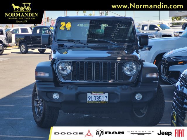 Used 2024 Jeep Wrangler Unlimited Sport AWD/4WD image 2