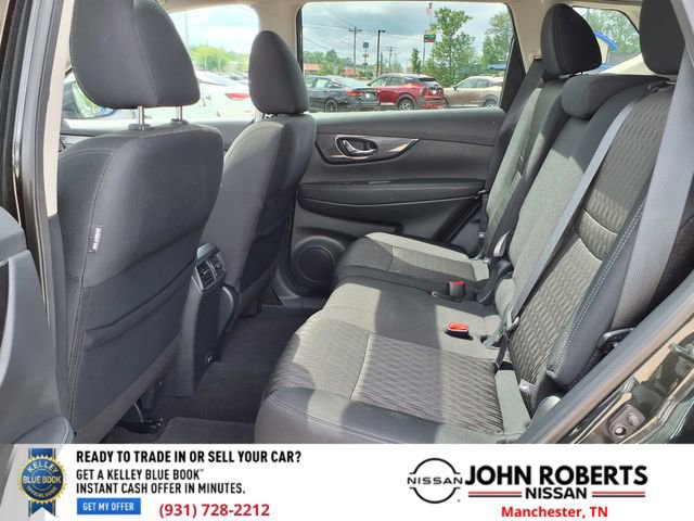 Used 2020 Nissan Rogue SV w/ Sun & Sound Touring Package FWD image 9