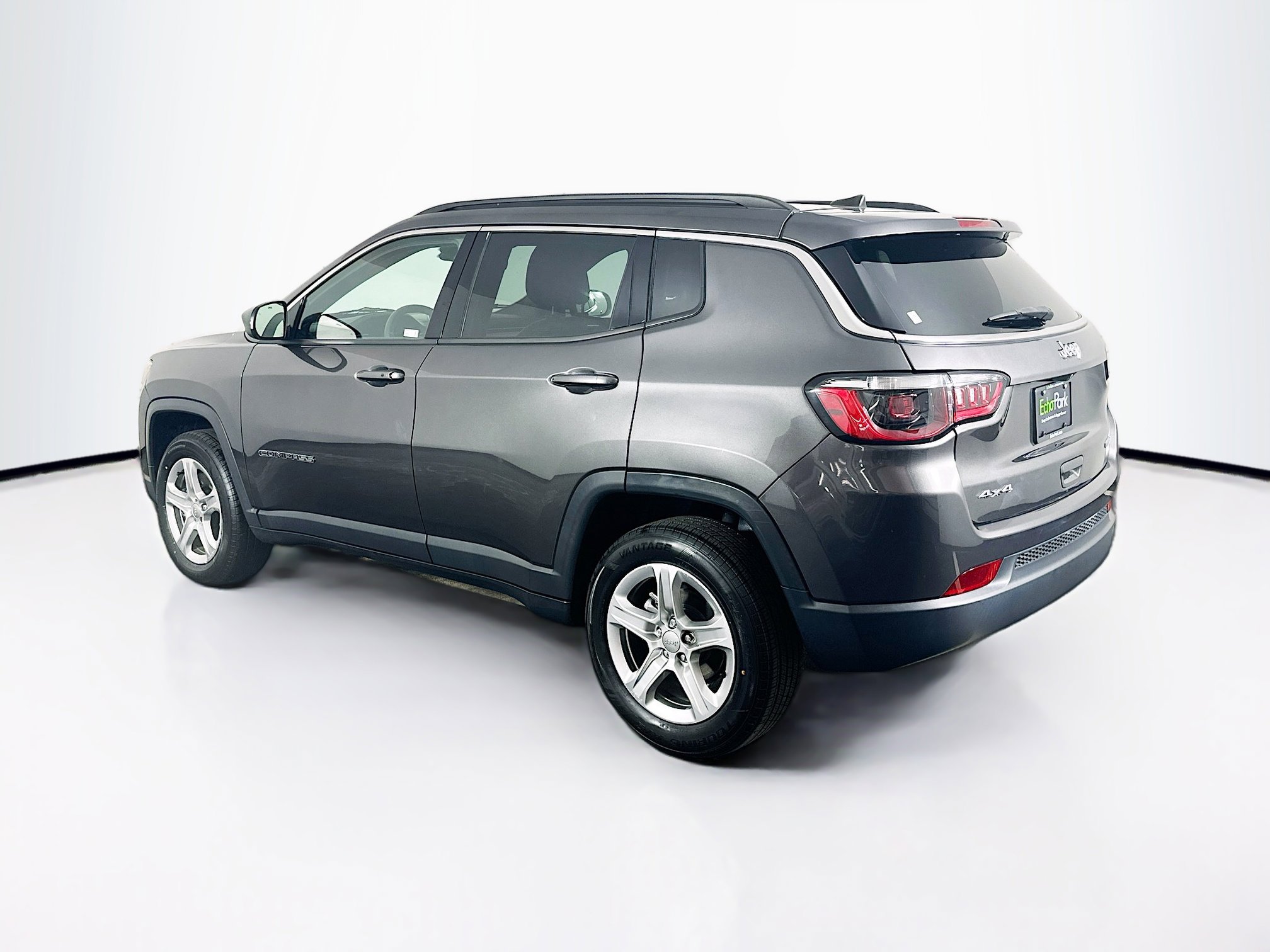 Used 2023 Jeep Compass Latitude AWD/4WD image 5