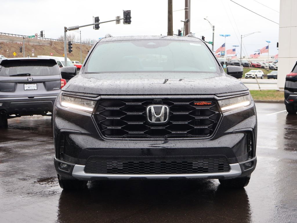 Certified 2025 Honda Pilot TrailSport image 2