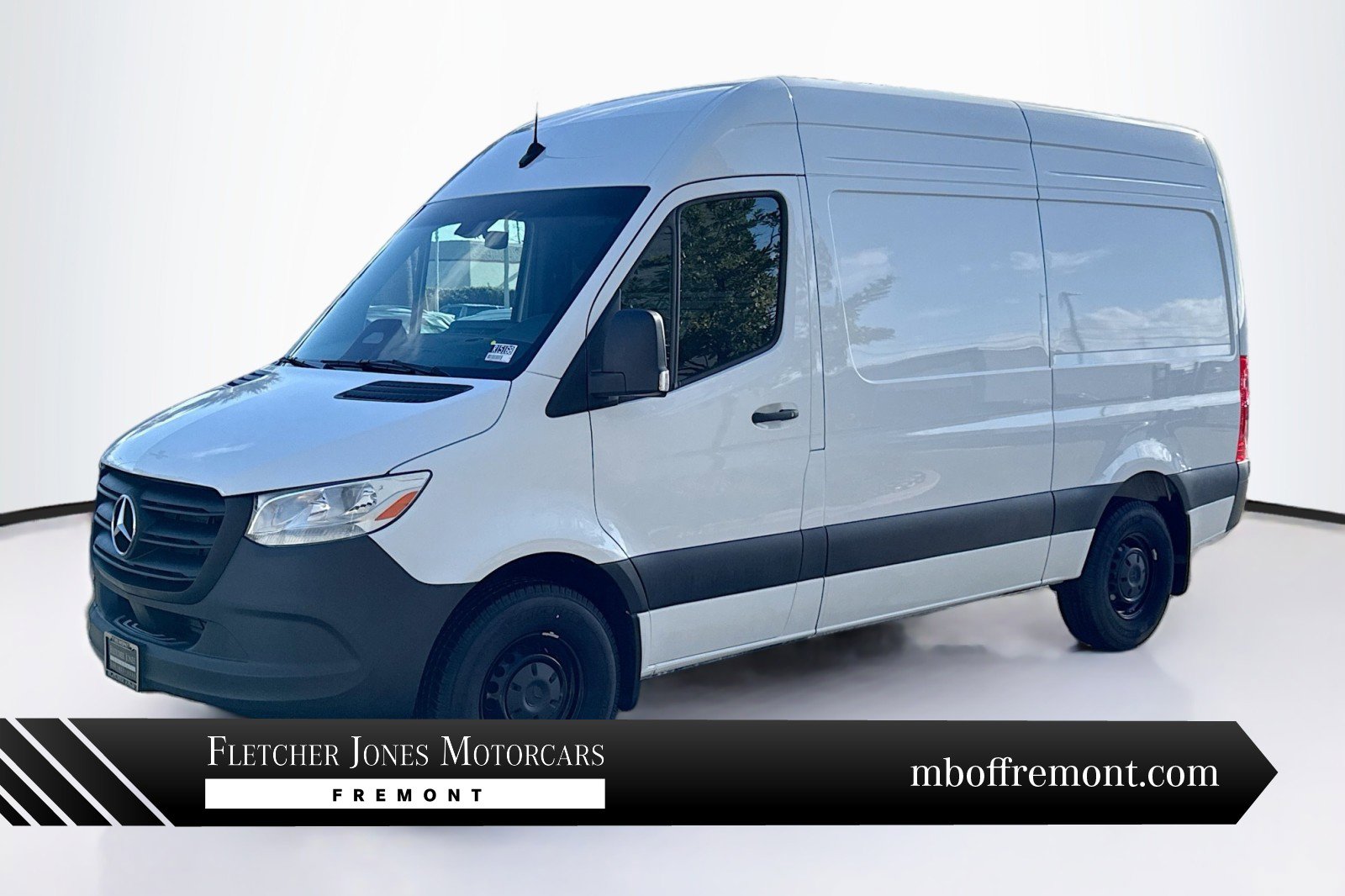 Used 2025 Mercedes-Benz Sprinter 2500 image 1