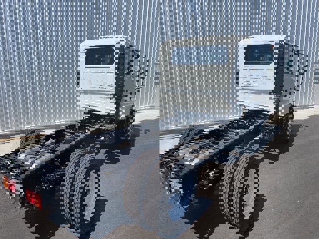 New 2025 Chevrolet Low Cab Forward image 6