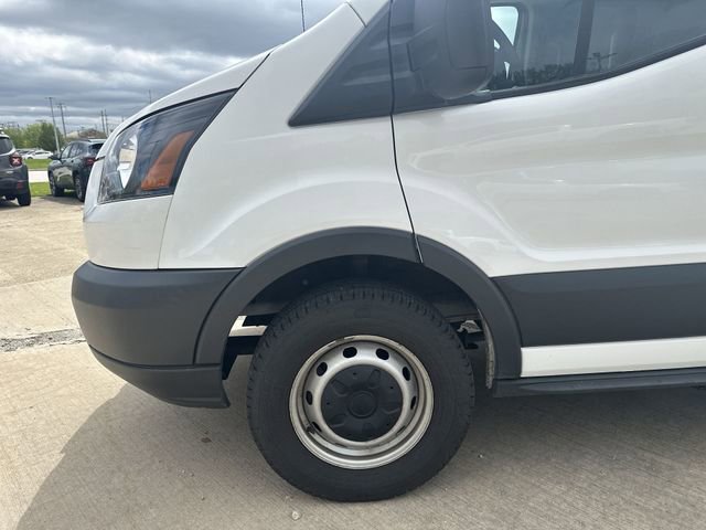 Used 2018 Ford Transit 250 130 Low Roof RWD image 32