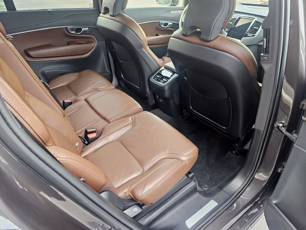 Certified 2024 Volvo XC90 B6 Ultimate AWD/4WD image 32