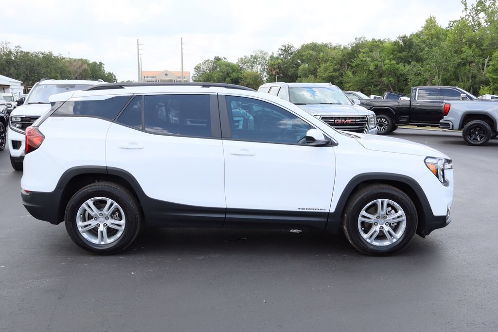 Used 2022 GMC Terrain SLE w/ Driver Convenience Package FWD image 10