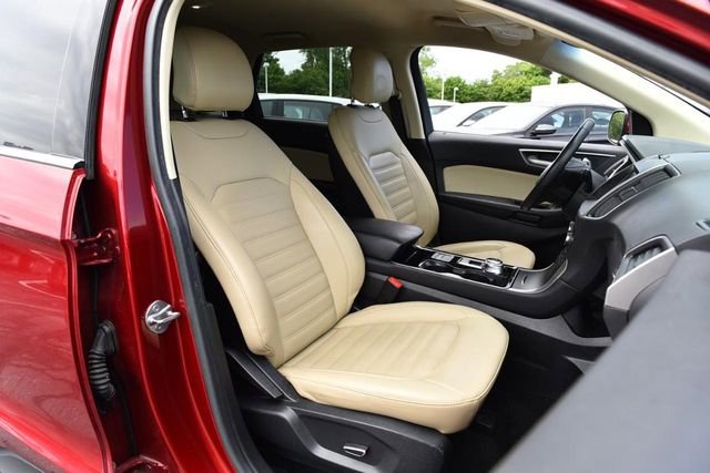 Used 2019 Ford Edge SEL w/ Equipment Group 201A FWD image 18