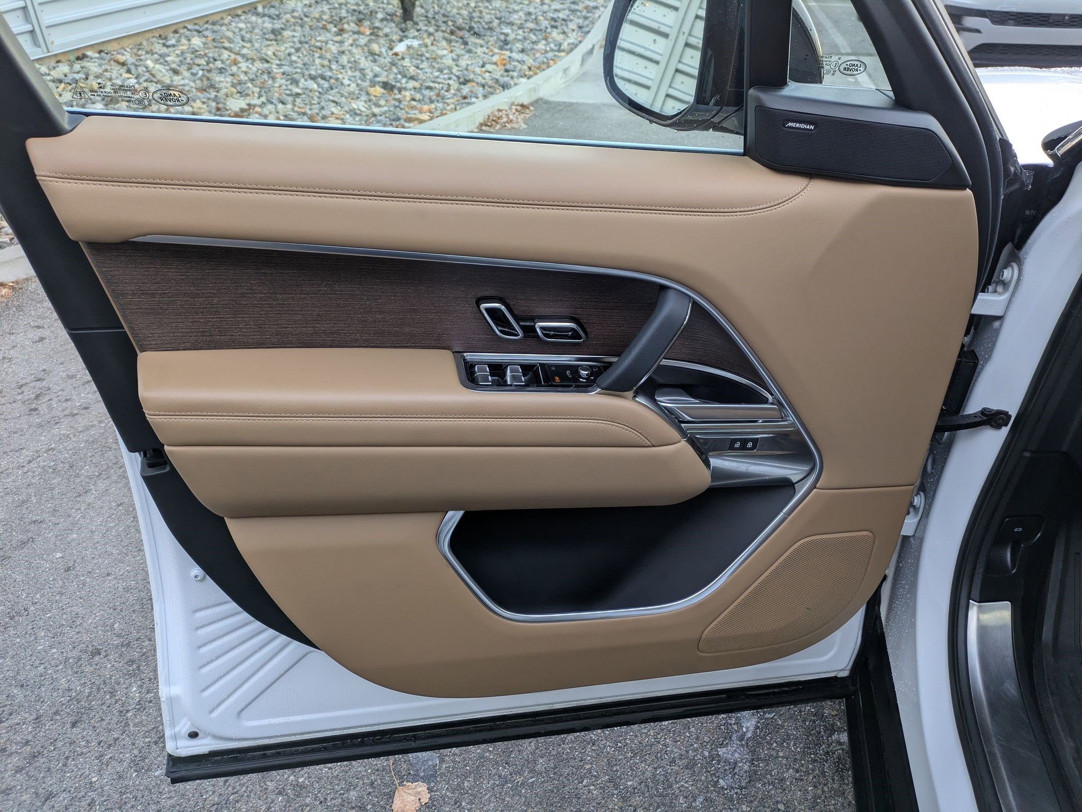 Used 2023 Land Rover Range Rover SE image 12