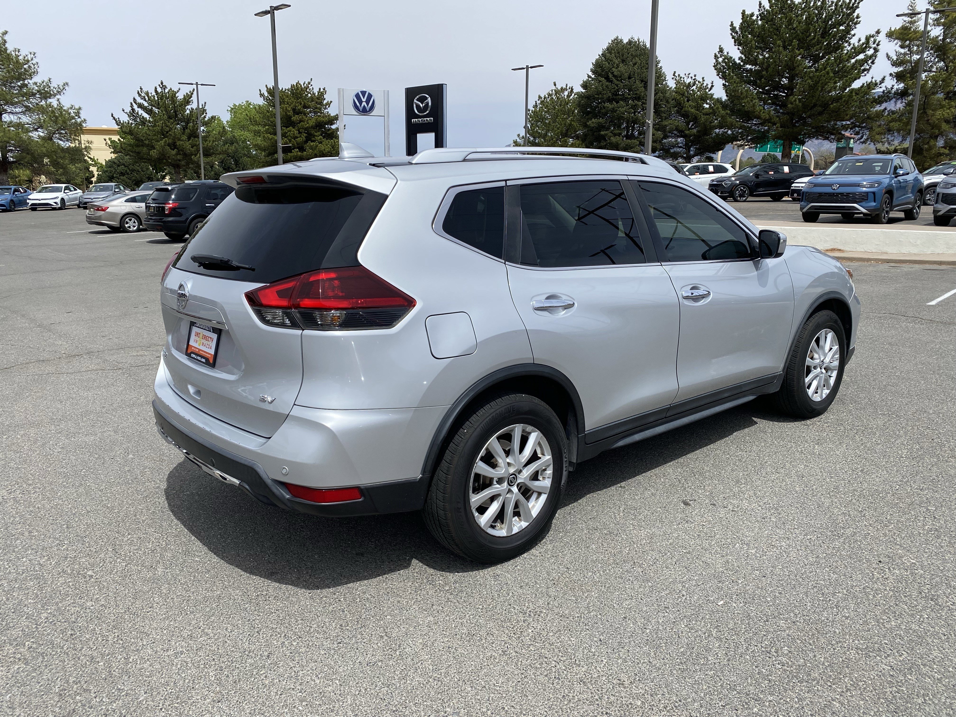 Used 2020 Nissan Rogue SV FWD image 44