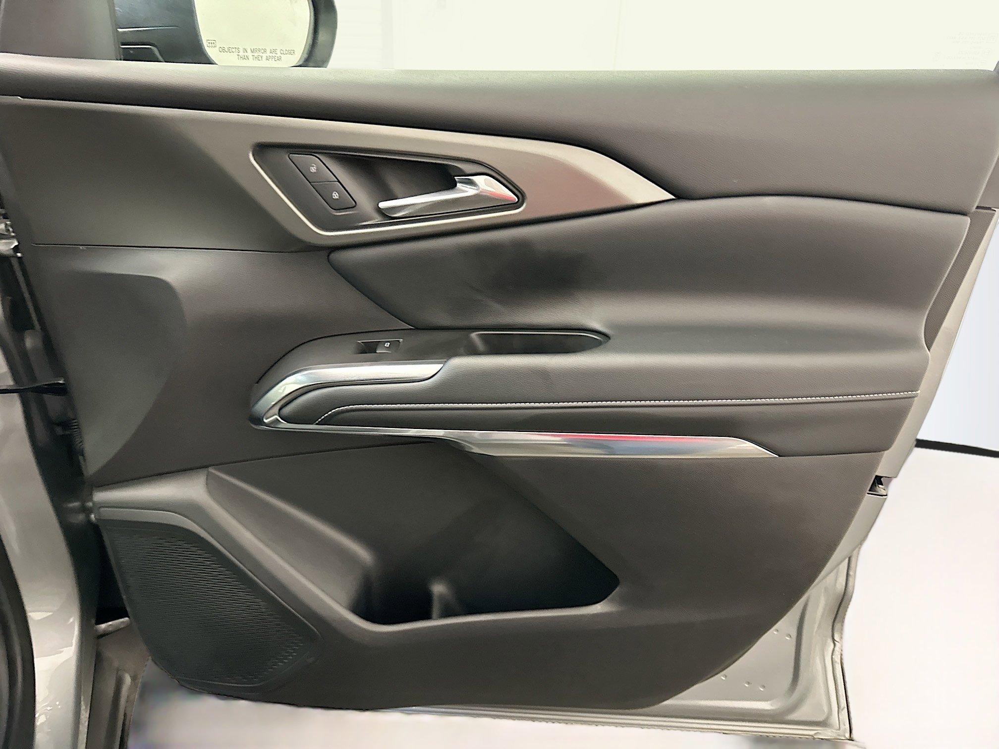 Used 2025 Chevrolet Traverse LT image 35