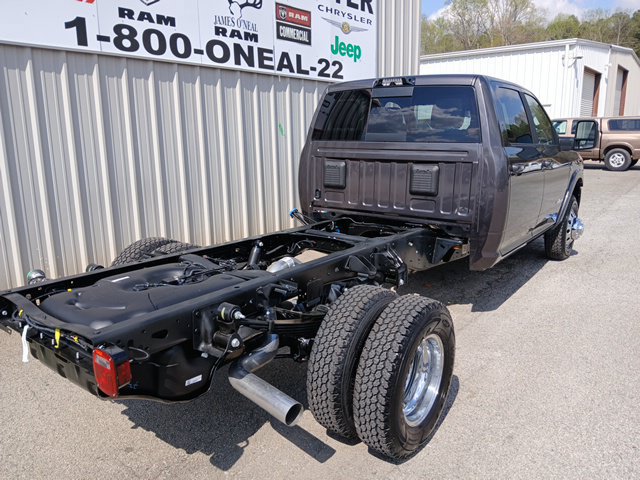 New 2026 RAM 3500 Big Horn w/ Laramie Trim Package AWD/4WD image 3