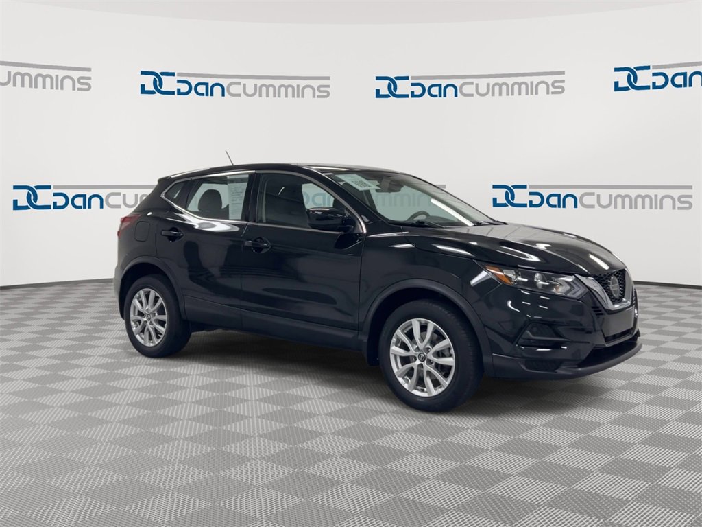 Used 2021 Nissan Rogue Sport S image 2