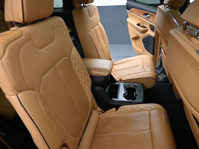Used 2023 Jeep Grand Cherokee L Summit AWD/4WD image 24