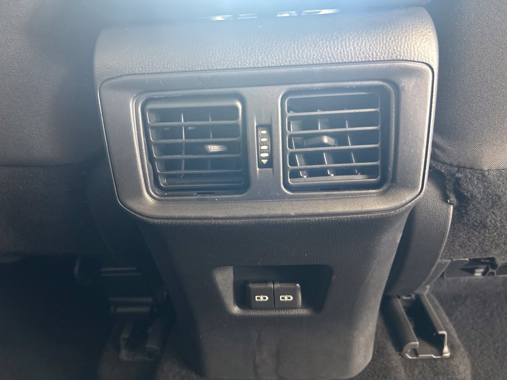 Used 2025 Toyota RAV4 XLE FWD image 28