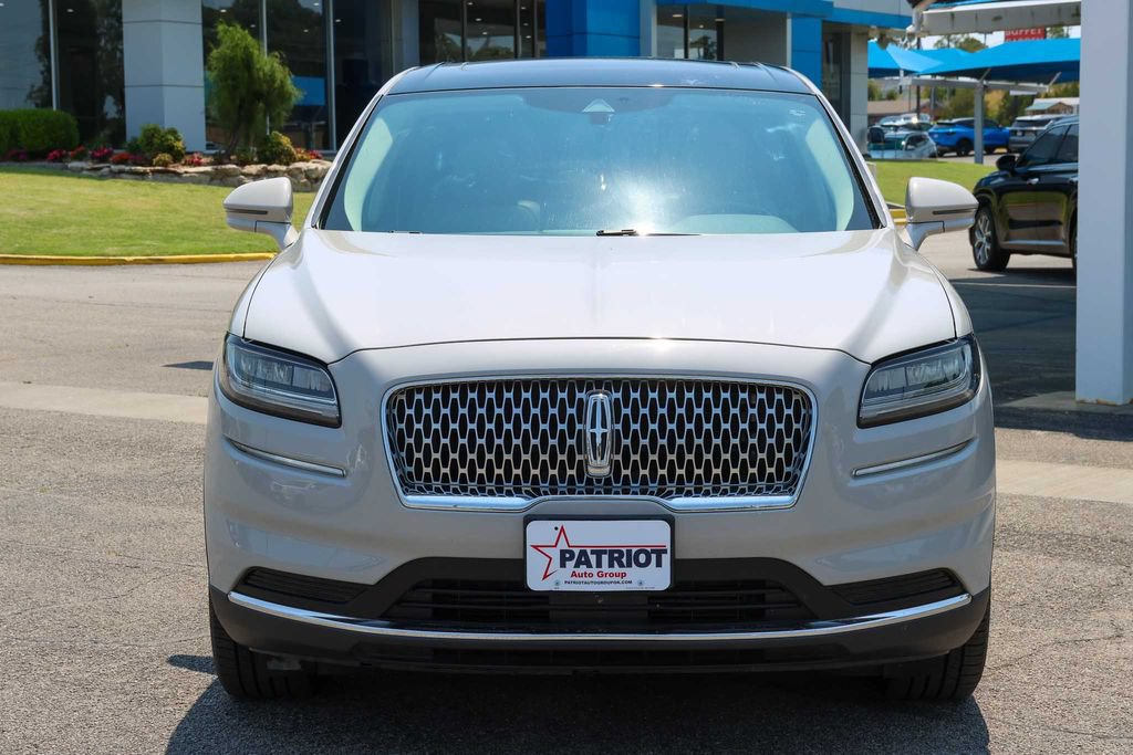Used 2022 Lincoln Nautilus Reserve AWD/4WD image 2
