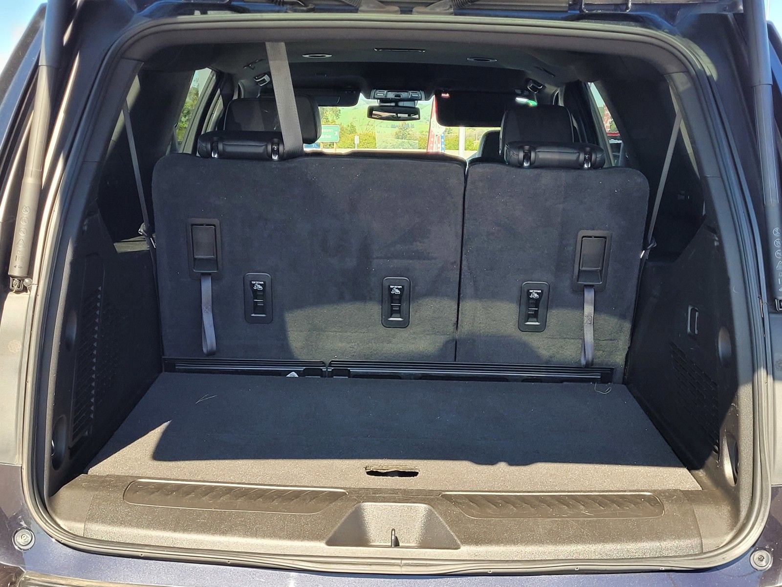 Used 2024 Chevrolet Suburban LT image 19