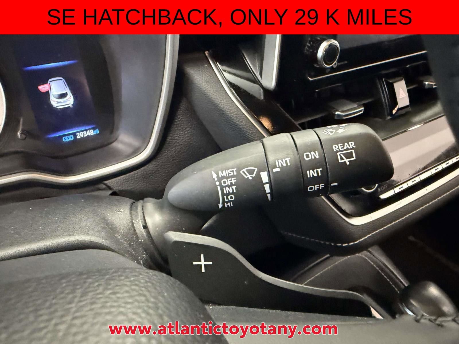 Used 2022 Toyota Corolla SE w/ SE Preferred Package image 23