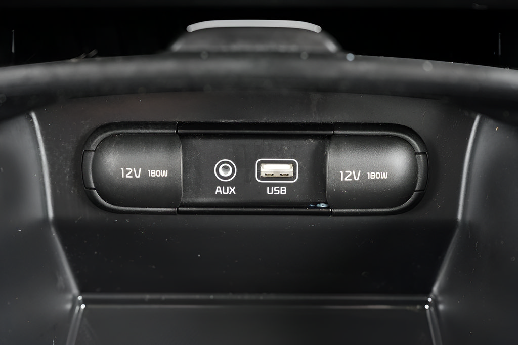 Used 2019 Kia Sorento FWD V6 image 32