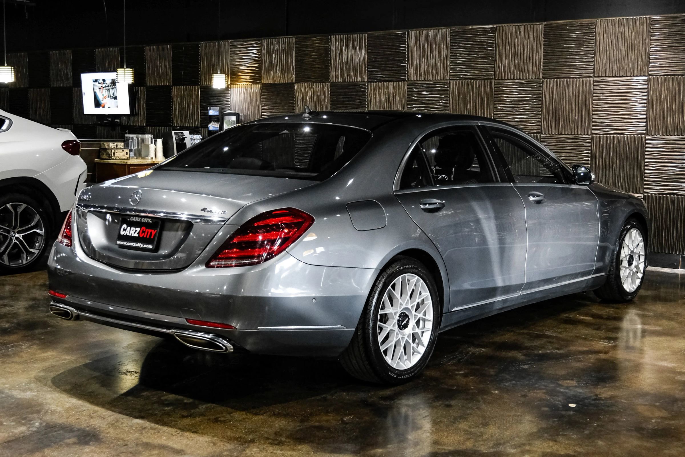 Used 2018 Mercedes-Benz S 560 4MATIC Sedan image 9