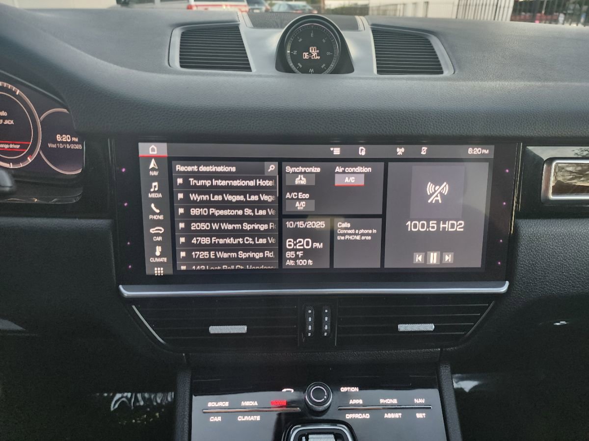 Used 2021 Porsche Cayenne image 16