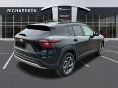 Used 2024 Chevrolet Trax LT w/ LT Convenience Package FWD image 8