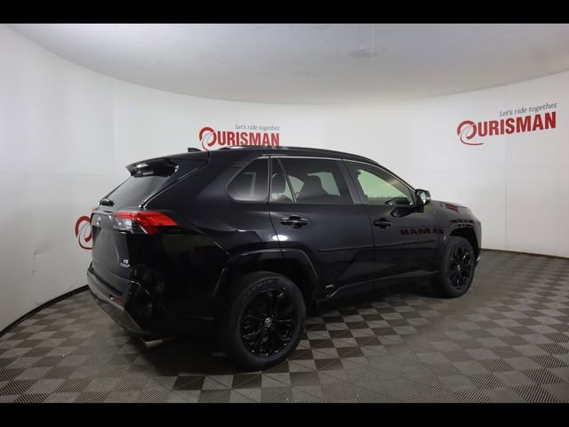 Used 2022 Toyota RAV4 SE w/ Convenience Package image 11