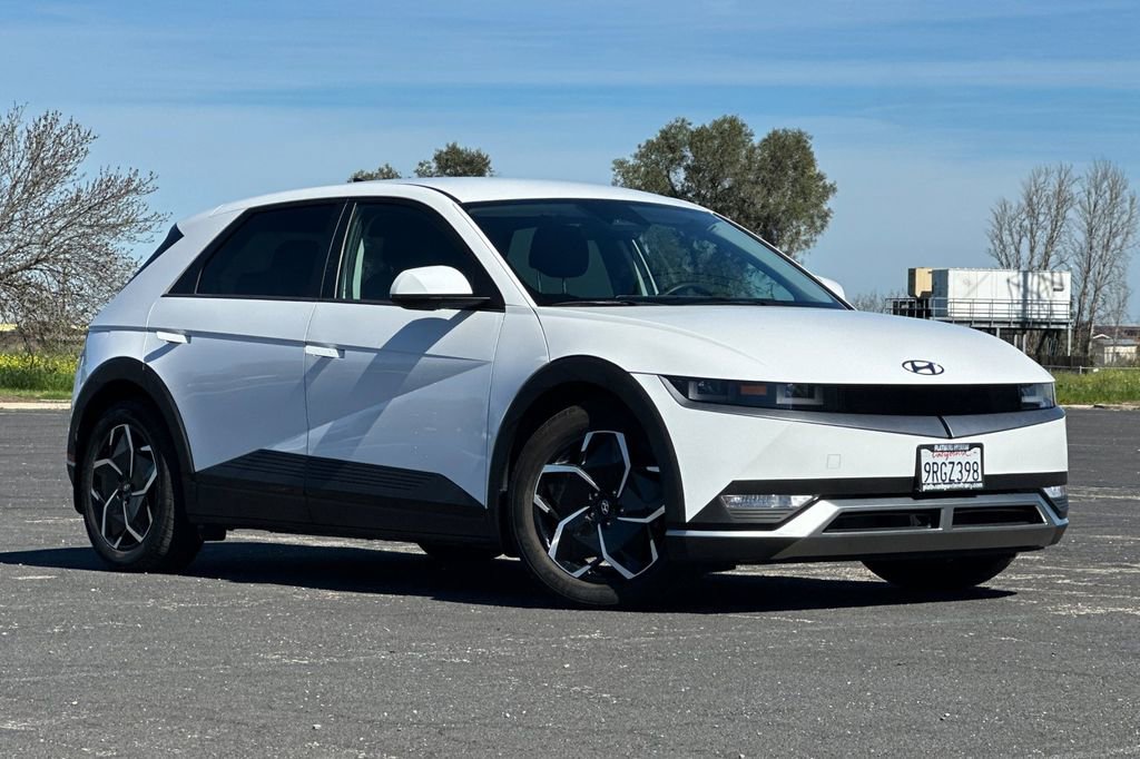 Used 2023 Hyundai Ioniq 5 SE image 2