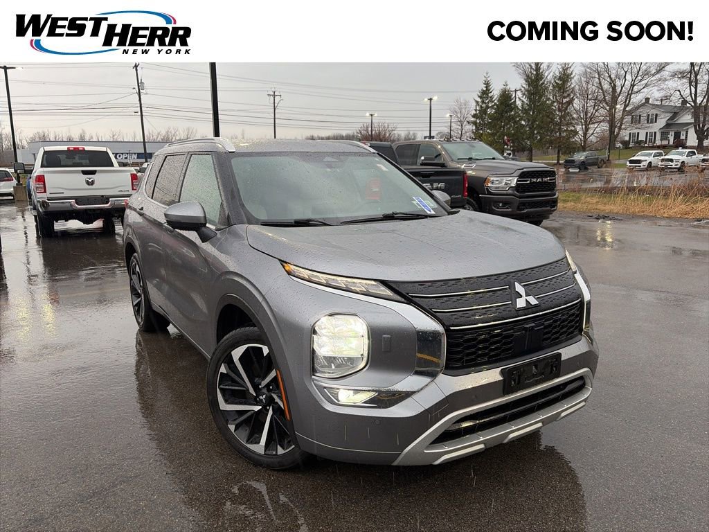 Used 2022 Mitsubishi Outlander SEL image 1