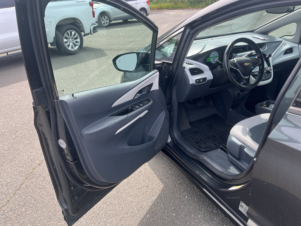Used 2018 Chevrolet Bolt LT FWD image 14