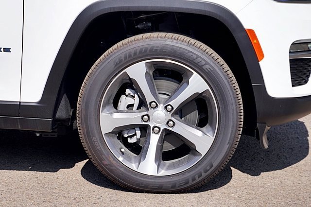 New 2023 Jeep Grand Cherokee Limited 4xe image 8