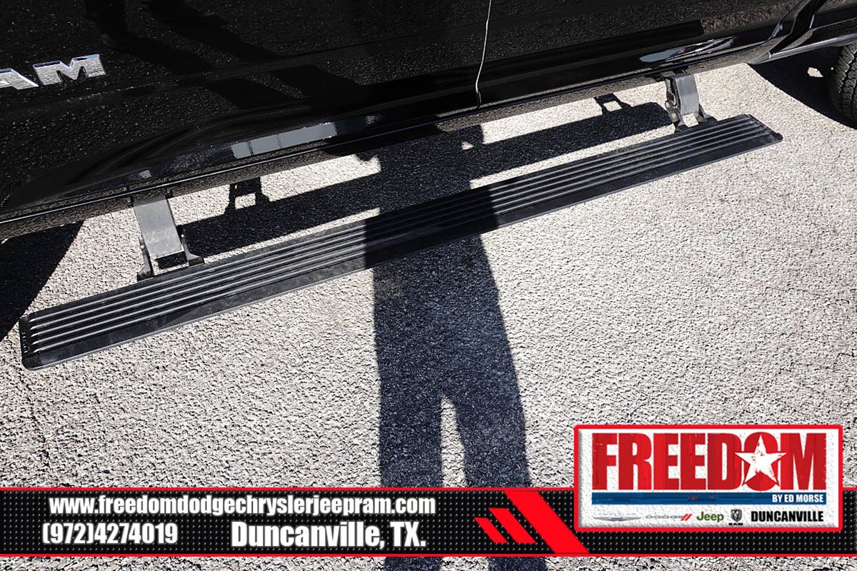 Used 2025 RAM 3500 Laramie AWD/4WD image 45