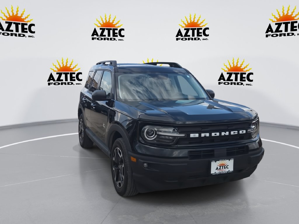 Used 2023 Ford Bronco Sport Outer Banks w/ Tech Package AWD/4WD image 2