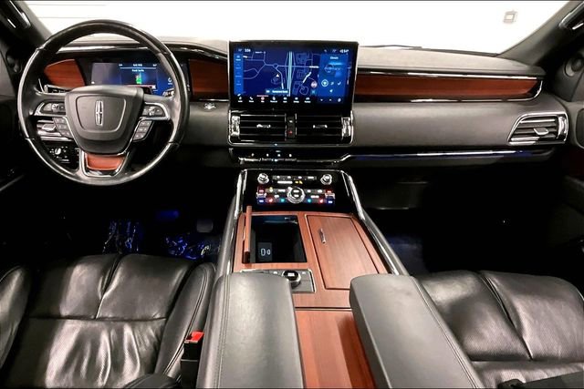 Used 2024 Lincoln Navigator Reserve image 16