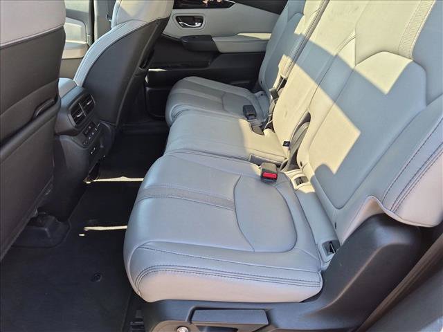 Certified 2025 Honda Pilot Touring image 21