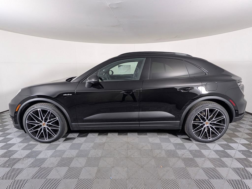 New 2026 Porsche Macan 4 Electric image 2